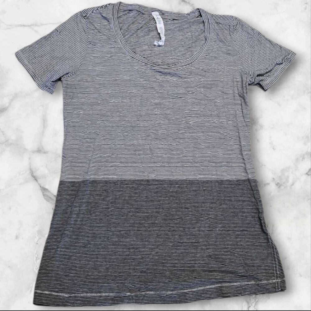 Lululemon Every Yogi Tee Gray Size 8 - image 1